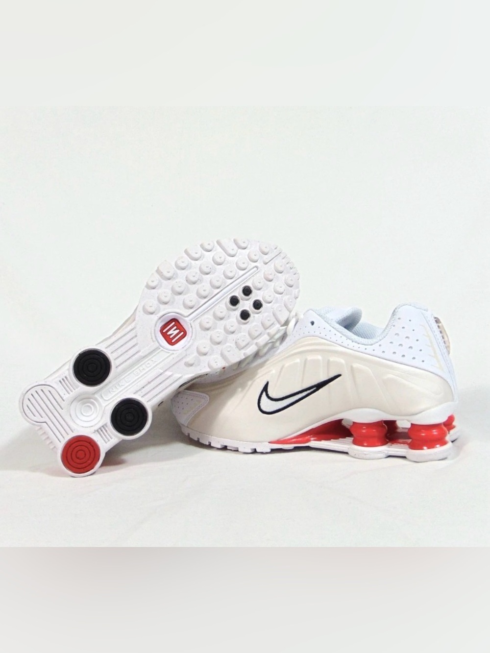 Kids Nike White & Red Shox R4 Youth 4/Woman’s ~5 1/2/EU 36 New in box!!!RARE!!!